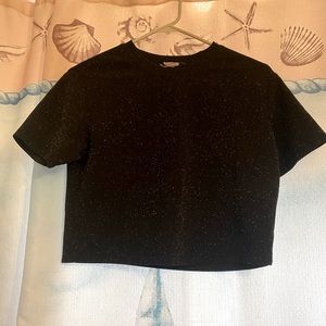Garage crop-top